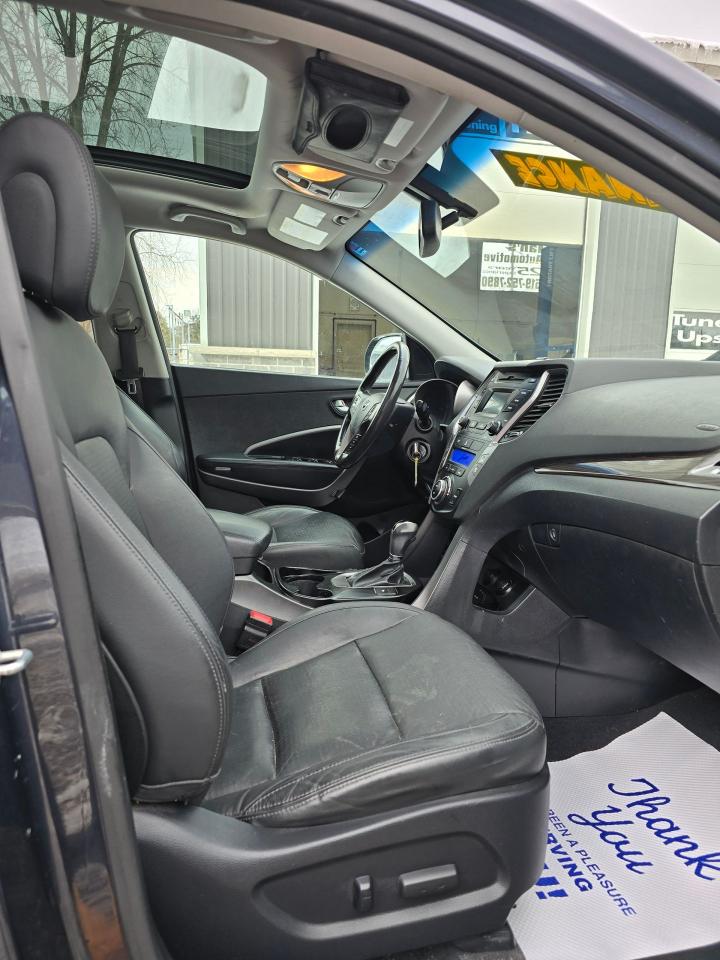 2014 Hyundai Santa Fe XL AWD 4dr 3.3L Auto Luxury - Photo #8