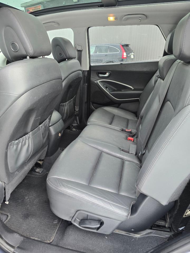 2014 Hyundai Santa Fe XL AWD 4dr 3.3L Auto Luxury - Photo #11