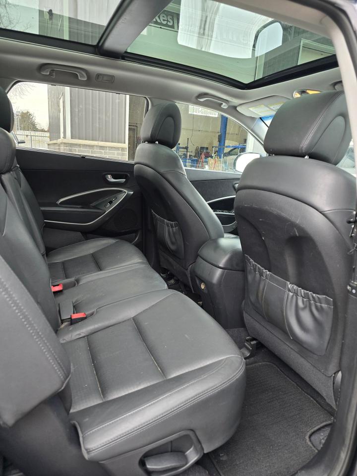 2014 Hyundai Santa Fe XL AWD 4dr 3.3L Auto Luxury - Photo #12
