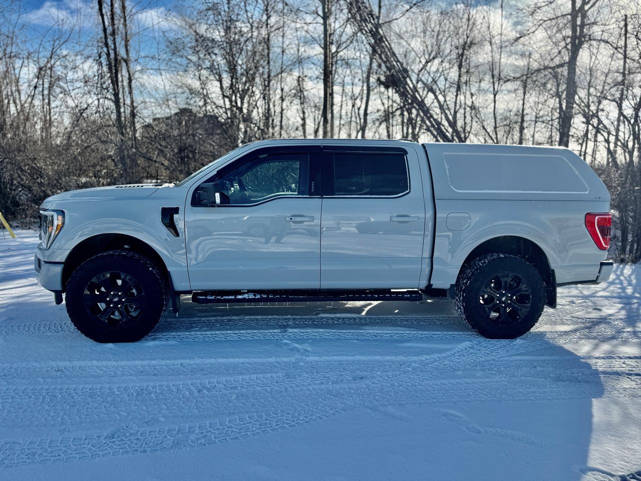 2023 Ford F-150 XLT Sport Package with Black Package 4WD w/ Cap - Photo #10
