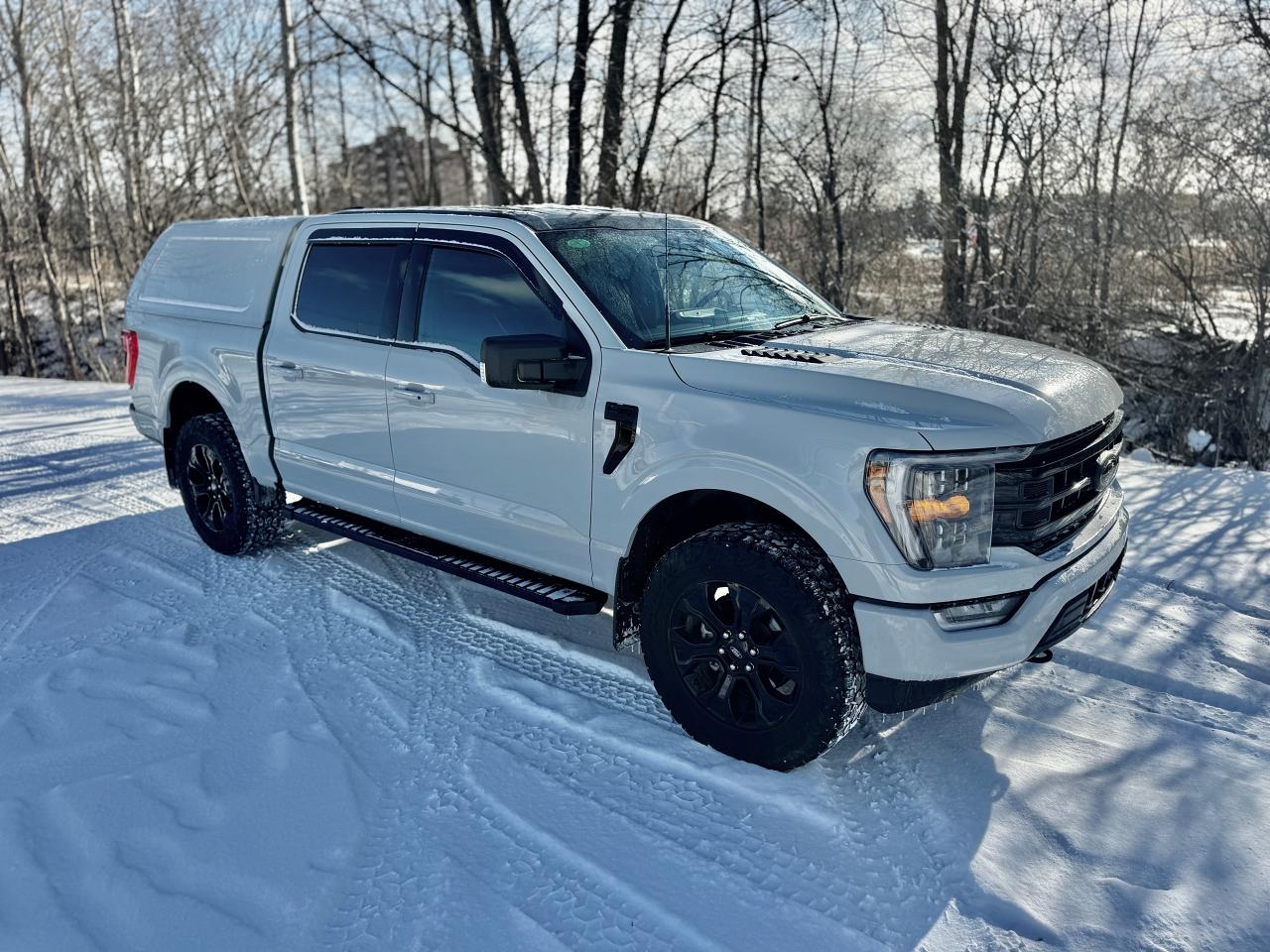 2023 Ford F-150 XLT Sport Package with Black Package 4WD w/ Cap Photo3