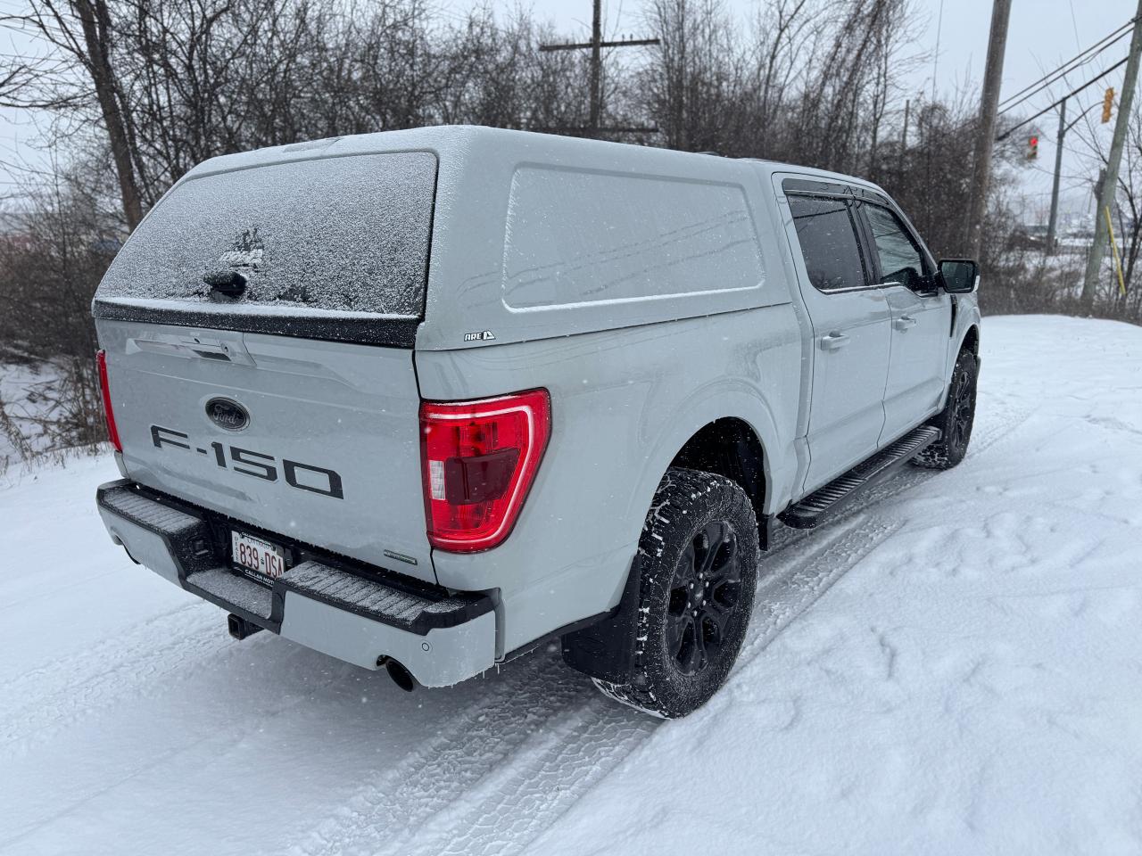 2023 Ford F-150 XLT Sport Package with Black Package 4WD w/ Cap - Photo #25