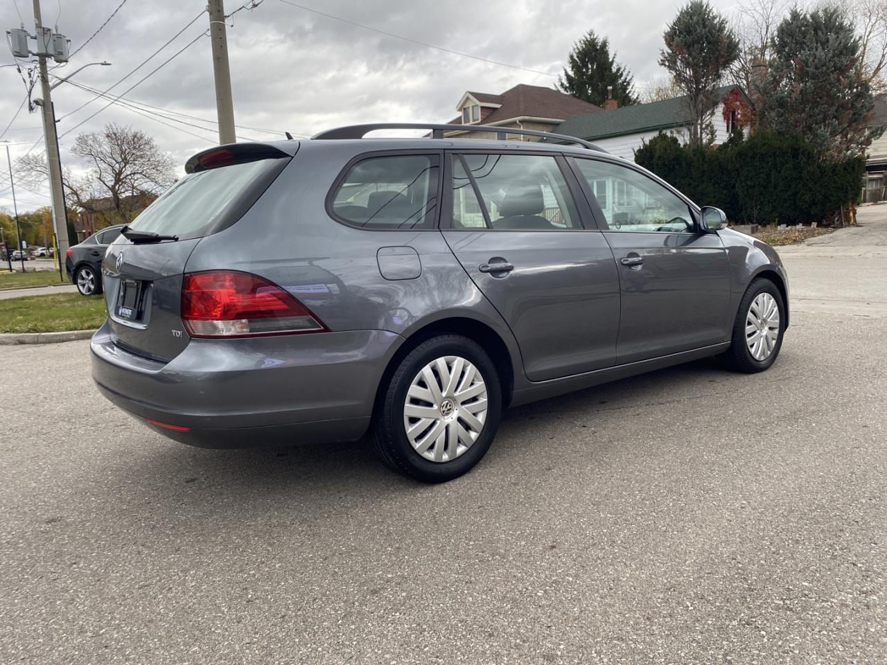2014 Volkswagen Jetta SportWagen 2.0L TDI Photo2