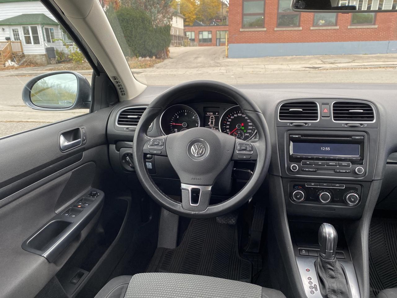 2014 Volkswagen Jetta SportWagen 2.0L TDI Photo