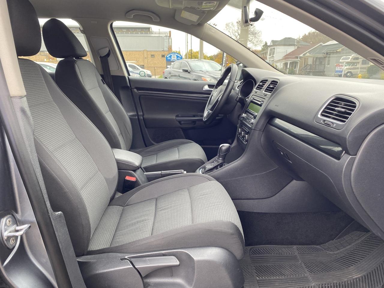 2014 Volkswagen Jetta SportWagen 2.0L TDI Photo