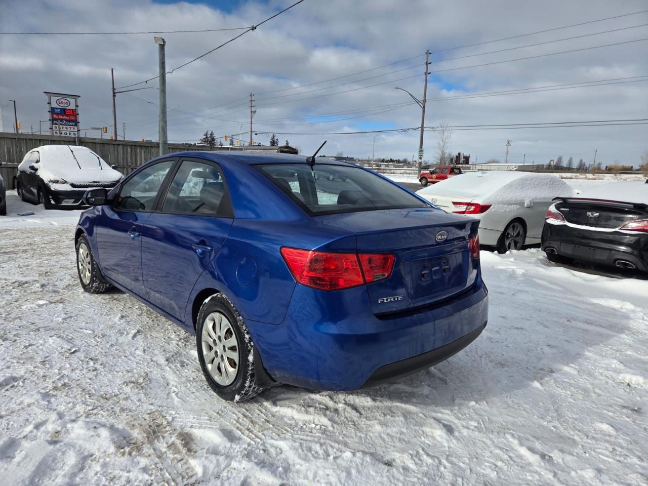 2011 Kia Forte LX, AUTO, WELL MAINTAINED, CERTIFIED Photo2