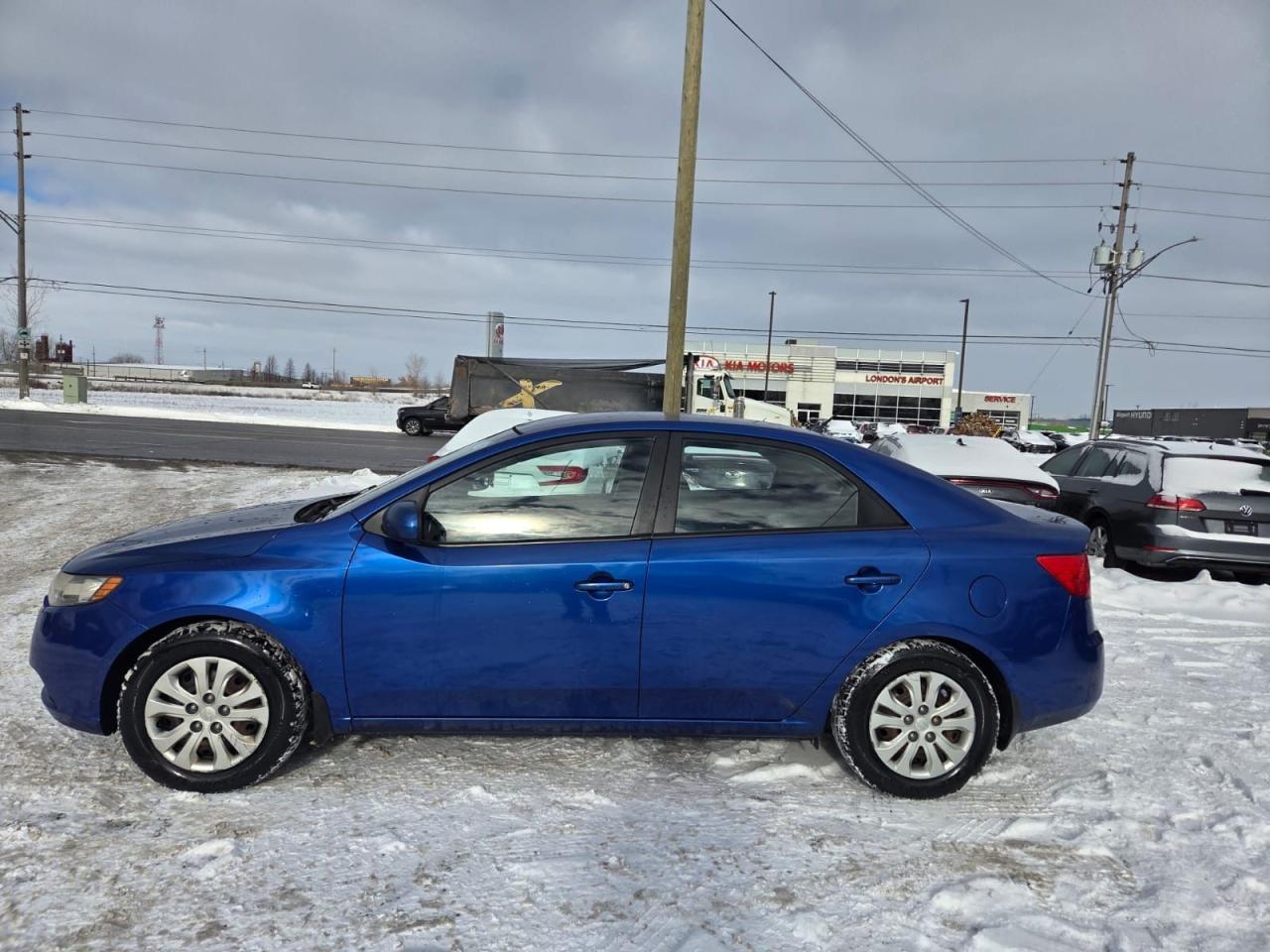 2011 Kia Forte LX, AUTO, WELL MAINTAINED, CERTIFIED - Photo #2
