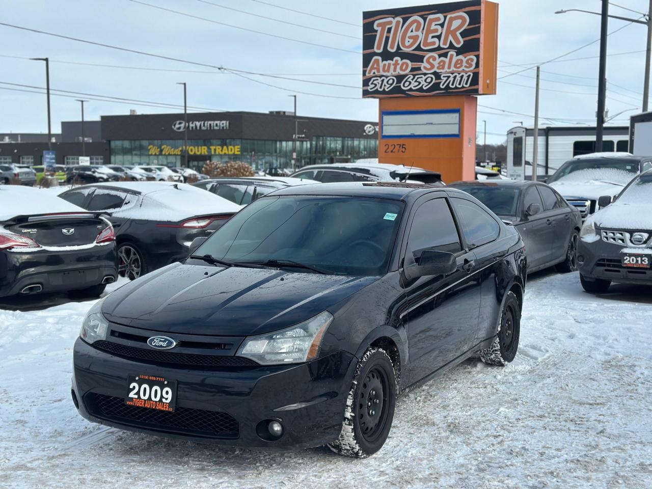 2009 Ford Focus SE, COUPE, MANUAL, ONLY 107KMS, CERTIFIED - Photo #1