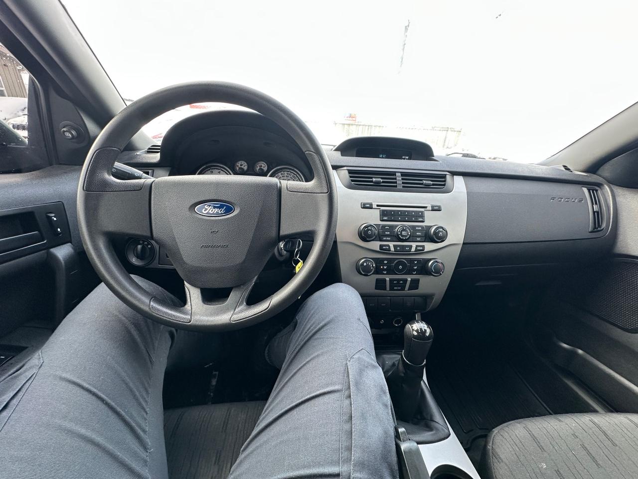 2009 Ford Focus SE, COUPE, MANUAL, ONLY 107KMS, CERTIFIED - Photo #10