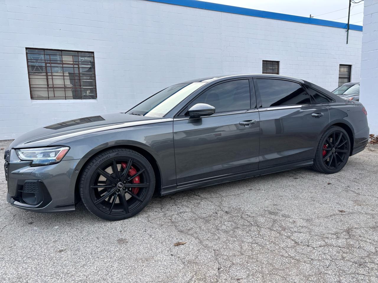 2023 Audi S8 S-LINE 4.0 TFSI QUATTRO - Photo #10