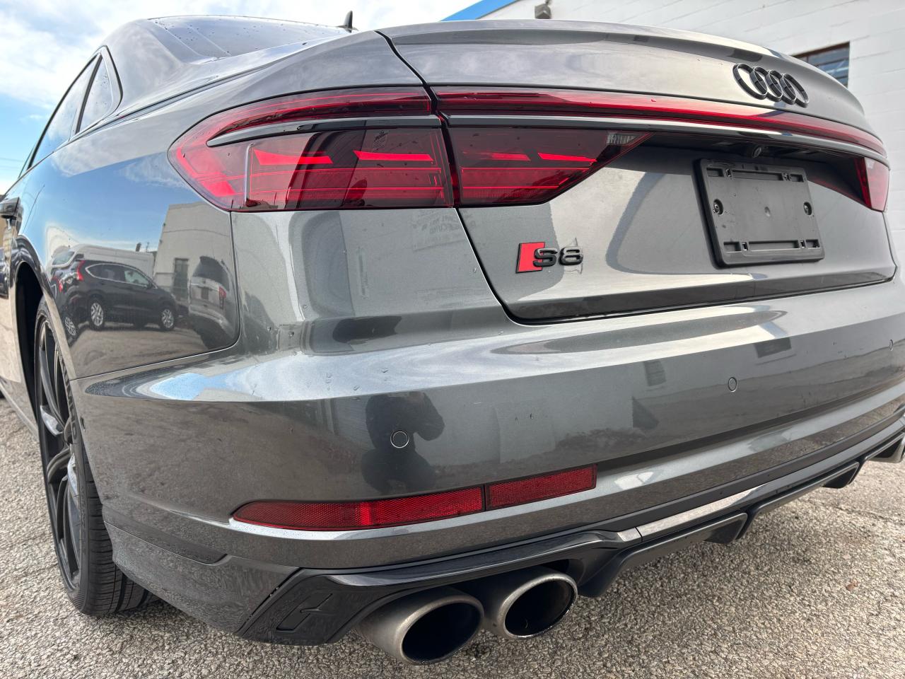 2023 Audi S8 S-LINE 4.0 TFSI QUATTRO - Photo #3