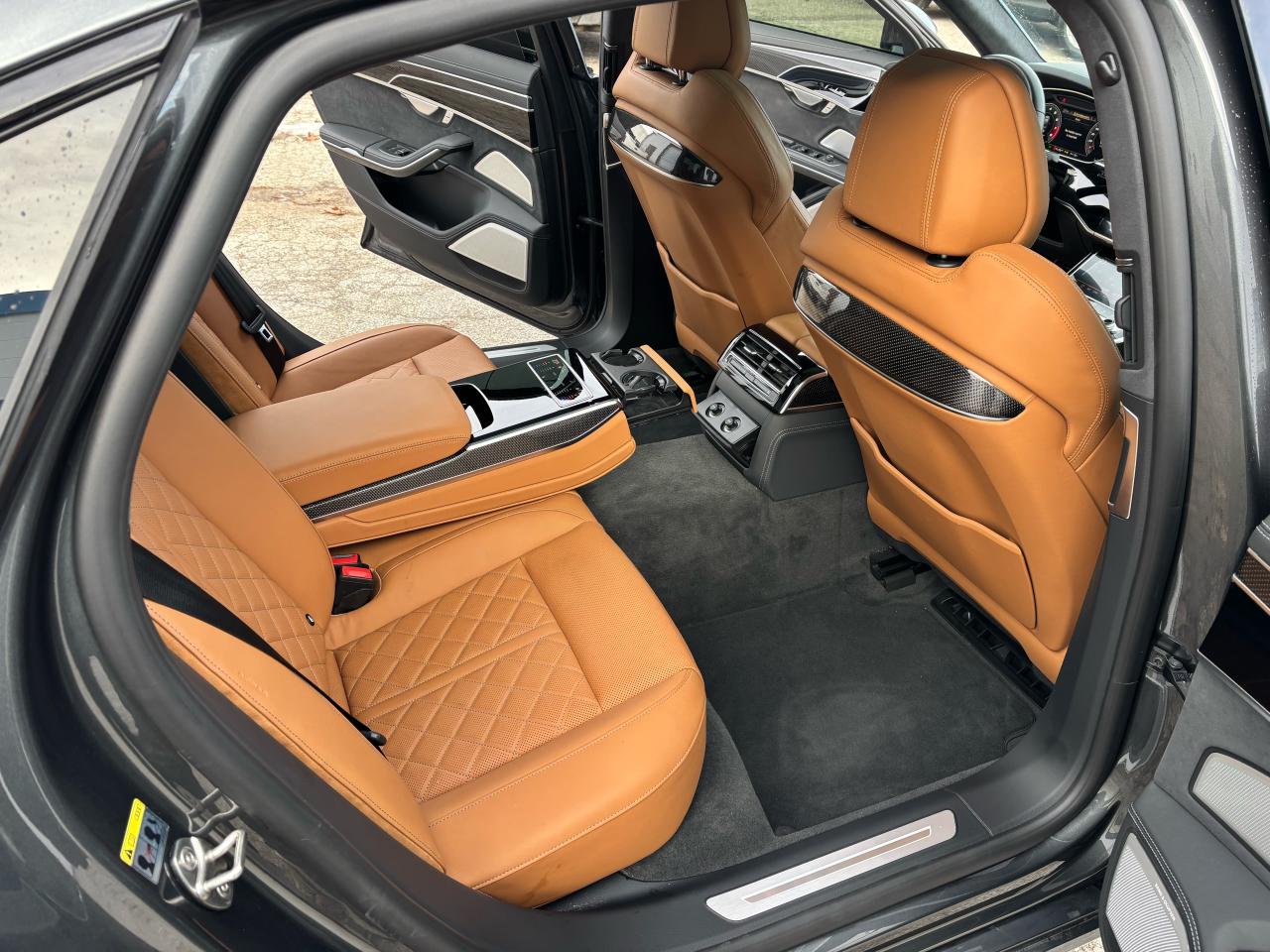 2023 Audi S8 S-LINE 4.0 TFSI QUATTRO - Photo #16