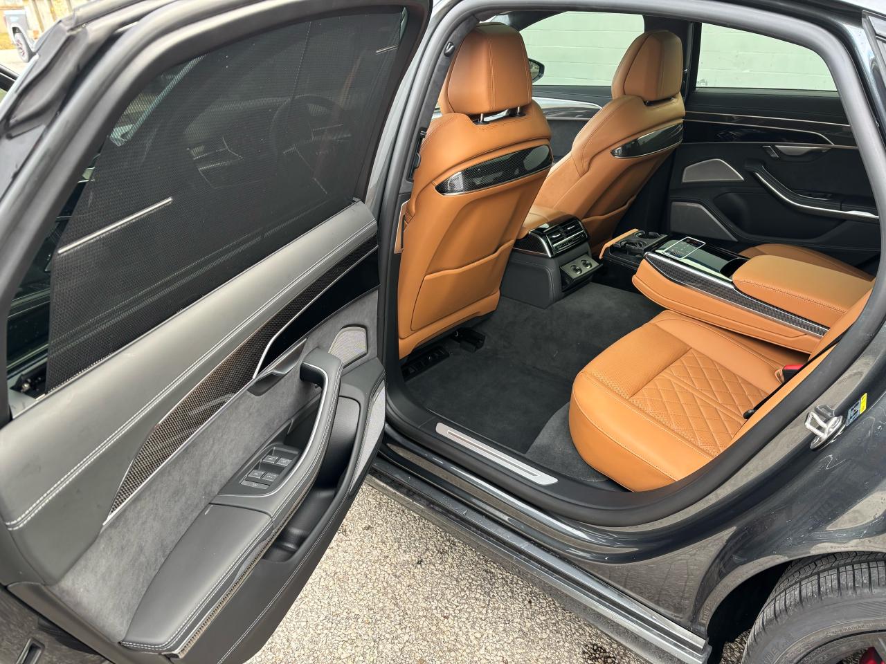 2023 Audi S8 S-LINE 4.0 TFSI QUATTRO - Photo #19
