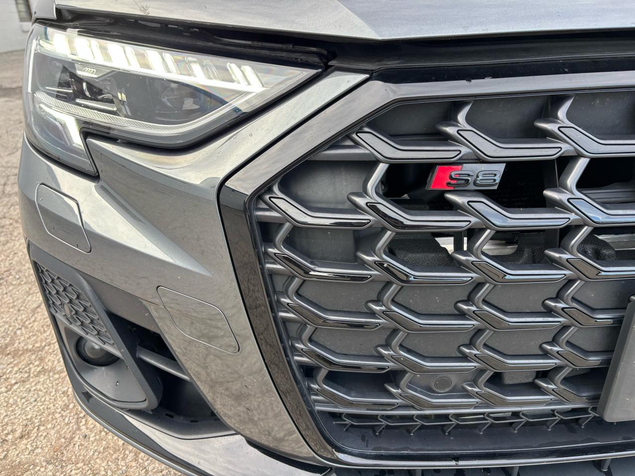 2023 Audi S8 S-LINE 4.0 TFSI QUATTRO - Photo #27