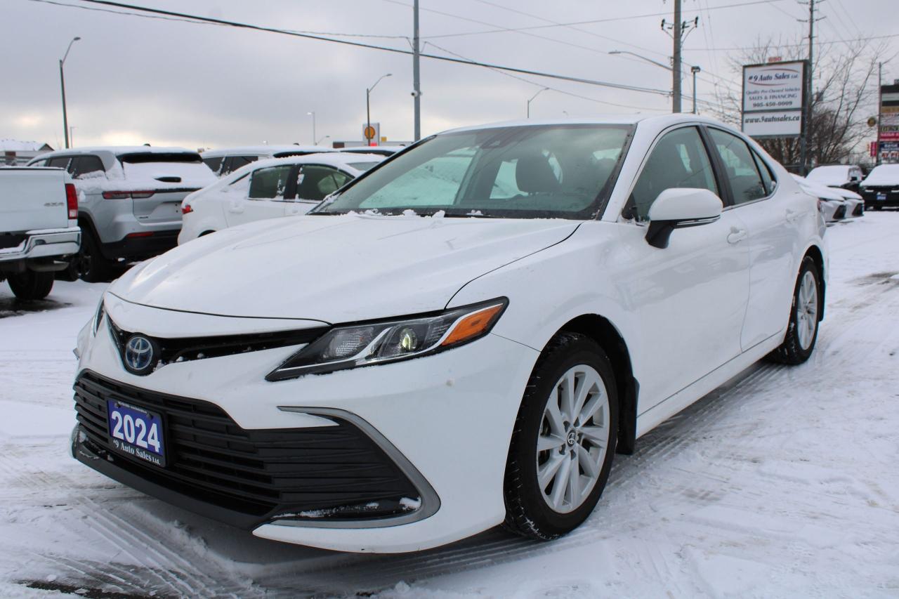 2024 Toyota Camry HYBRID LE Photo2