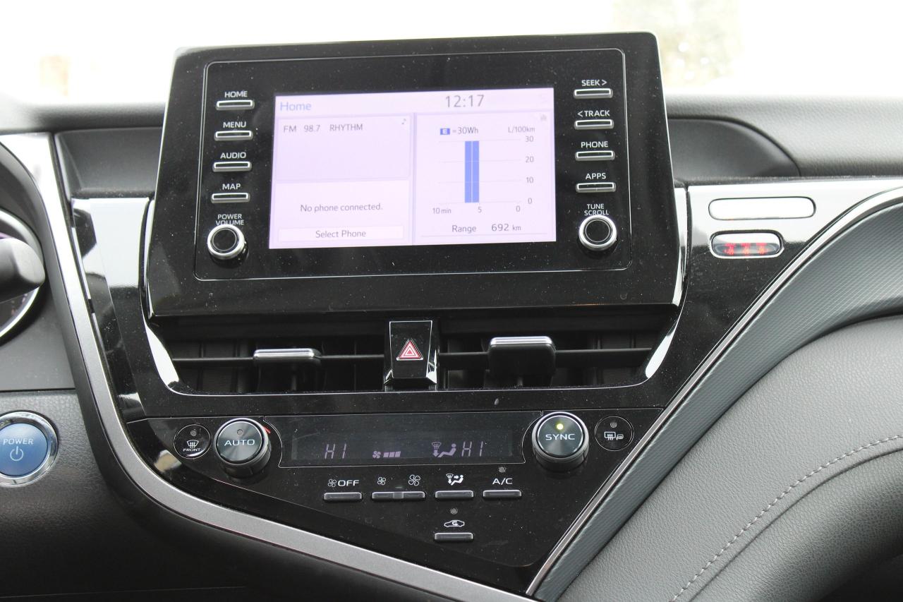 2024 Toyota Camry HYBRID LE Photo