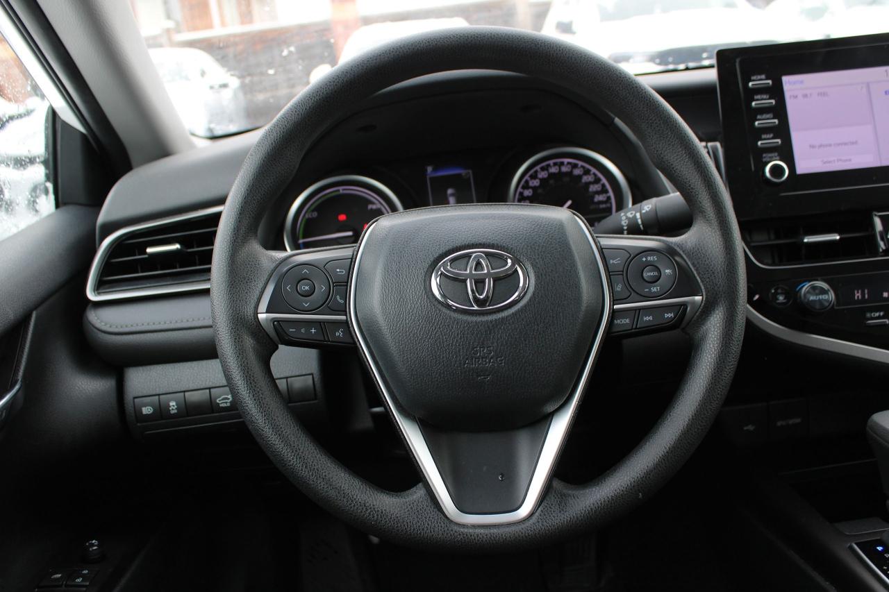 2024 Toyota Camry HYBRID LE Photo