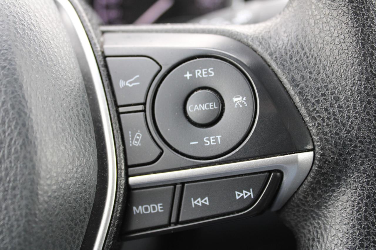 2024 Toyota Camry HYBRID LE Photo