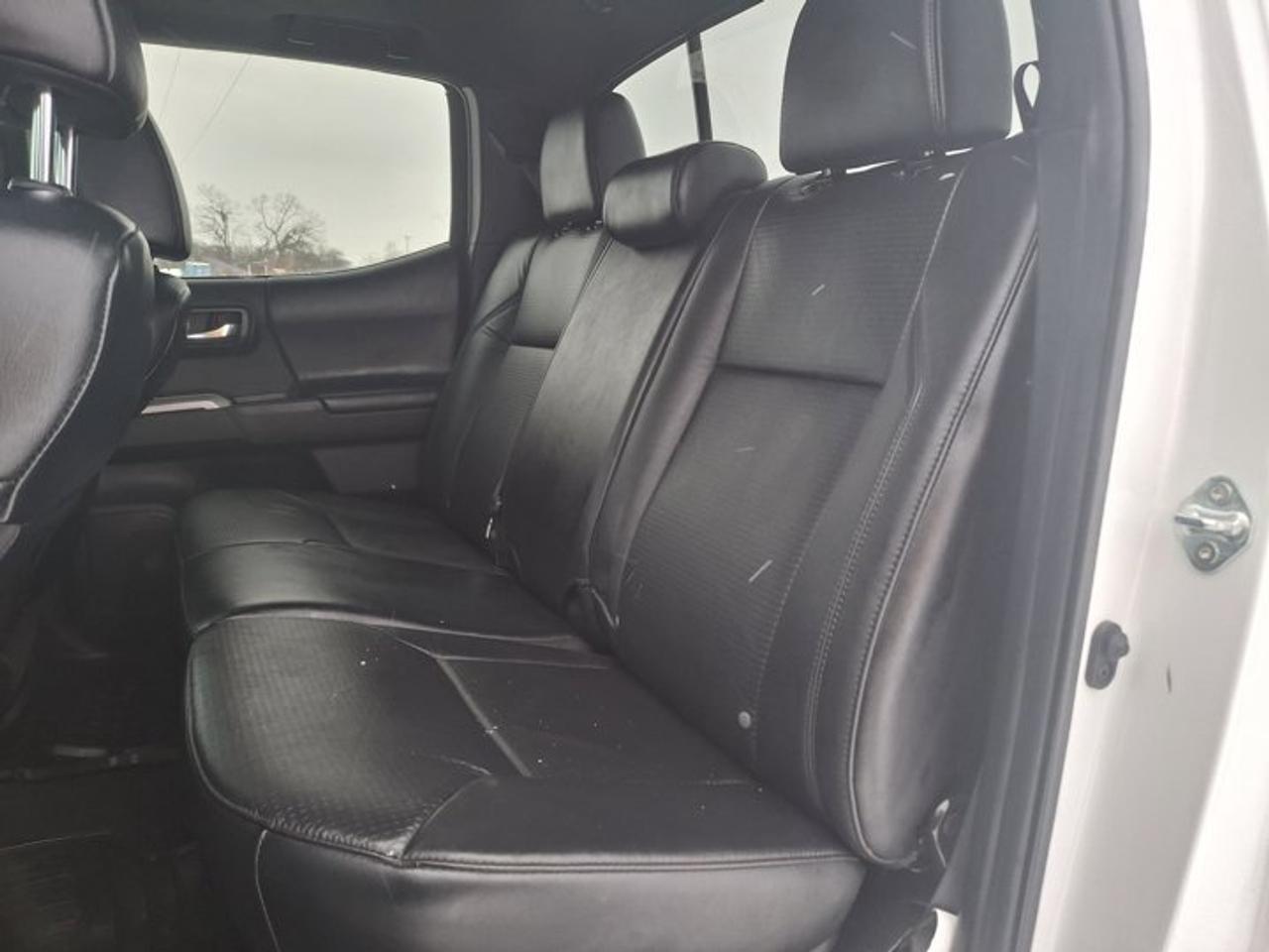 2022 Toyota Tacoma Nightshade Crew 4X4 | V6 | Leather | Sunroof | JBL | 360 Camera | BSM | Radar Cruise | and More ! Photo