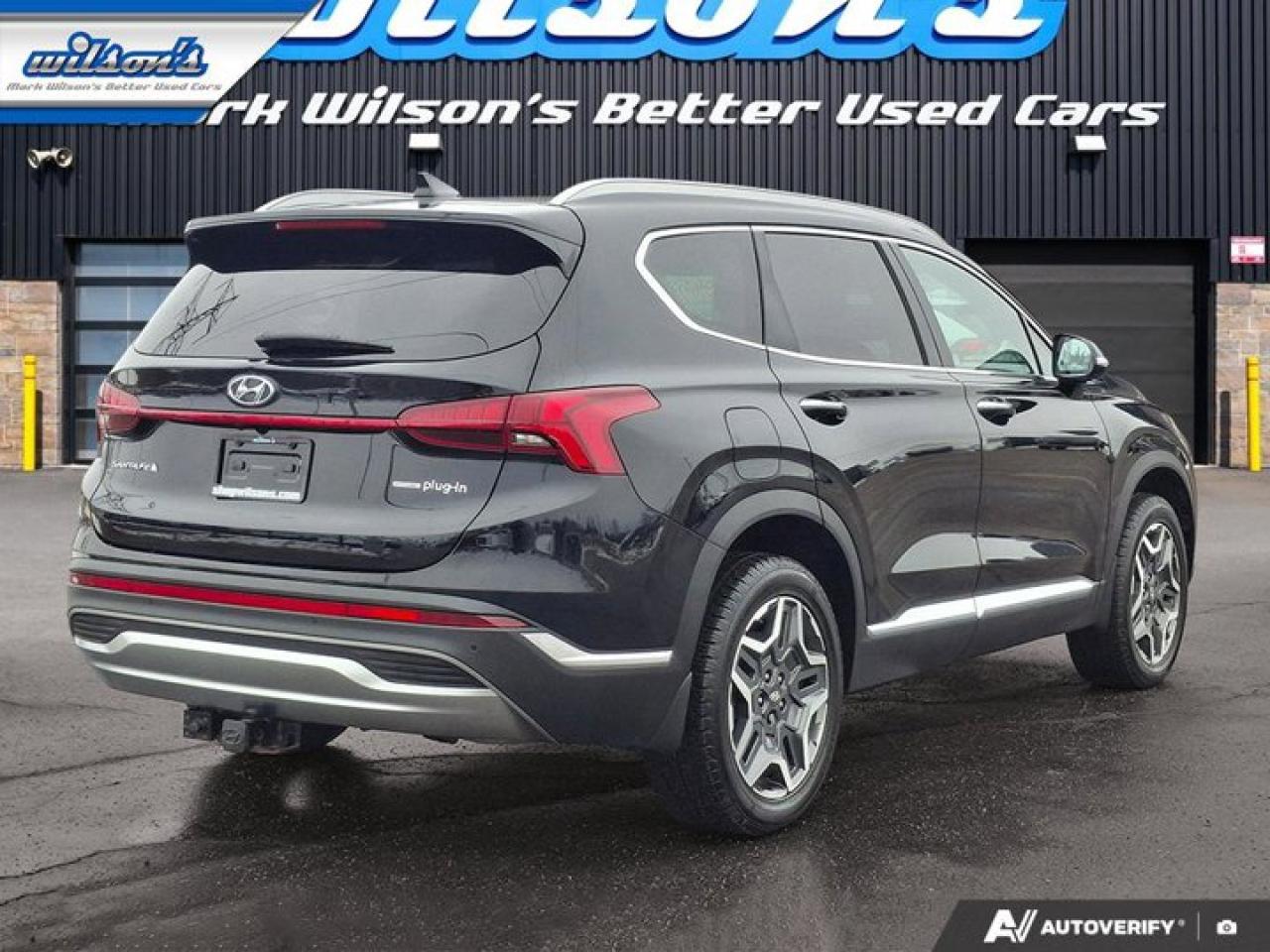 2022 Hyundai Santa Fe Plug-In Hybrid Luxury AWD | Plug-in Hybrid | Leather | Sunroof | Cooled + Heated Seats | Adaptive Cruise and More ! Photo4