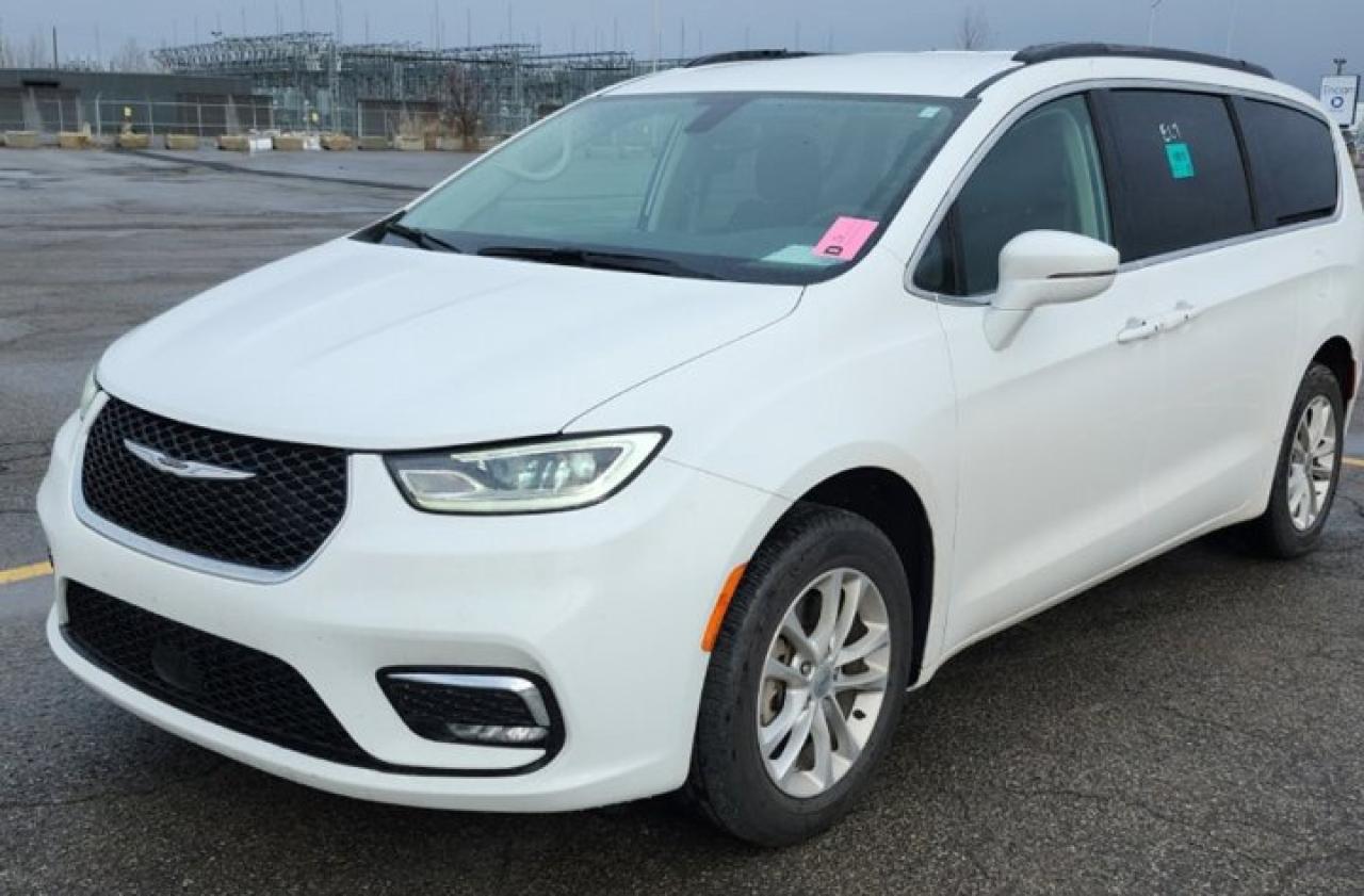 Used 2021 Chrysler Pacifica Touring AWD | Power Sliding Doors + Hatch | Remote Start | CarPlay + Android | Power Seat and More ! for sale in Guelph, ON