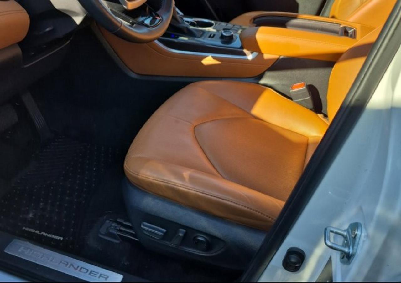 2024 Toyota Highlander Platinum | HUD | 360 Camera | Leather | Nav | Sunroof | JBL | Cooled + Heated Seats | and Much More! Photo