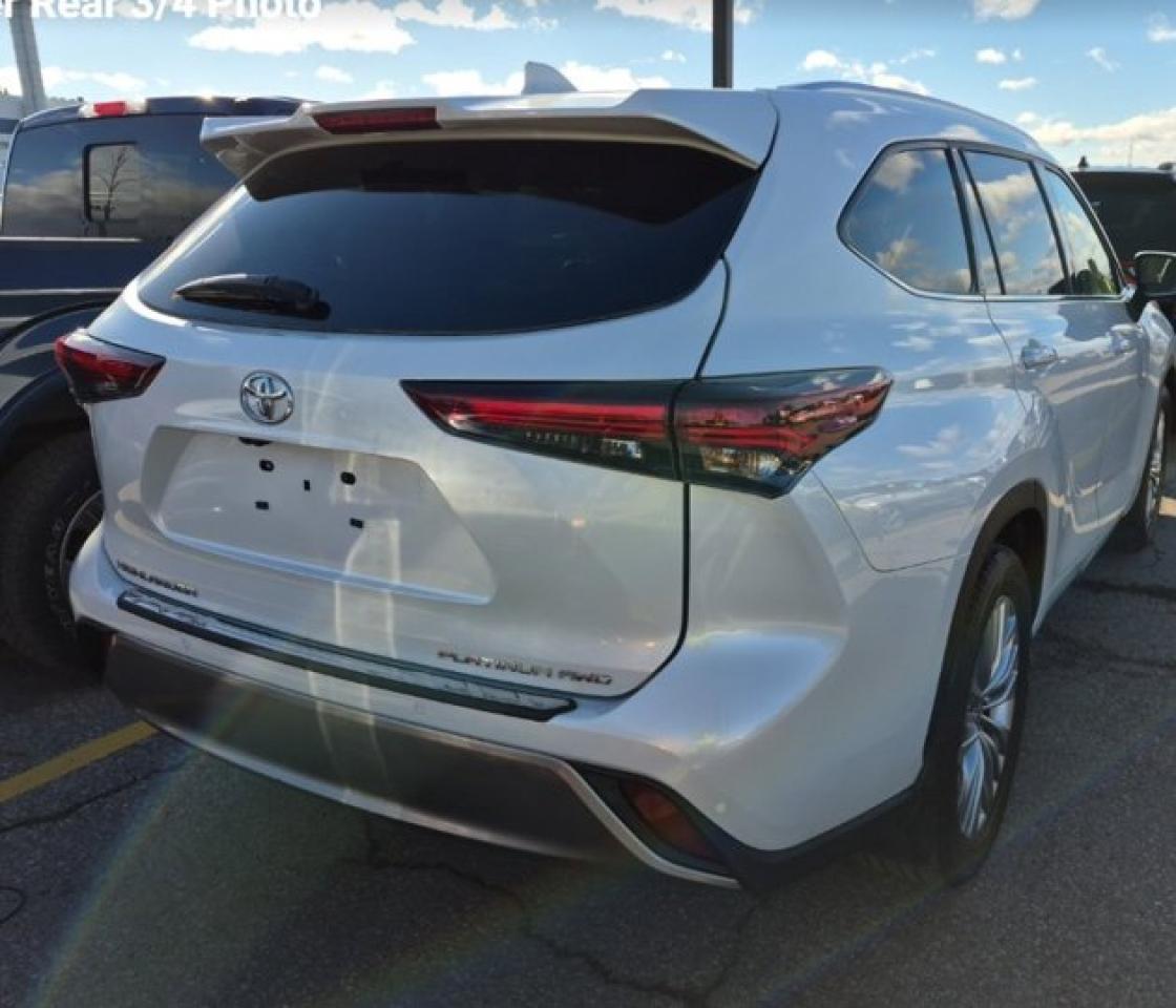 2024 Toyota Highlander Platinum | HUD | 360 Camera | Leather | Nav | Sunroof | JBL | Cooled + Heated Seats | and Much More! Photo4