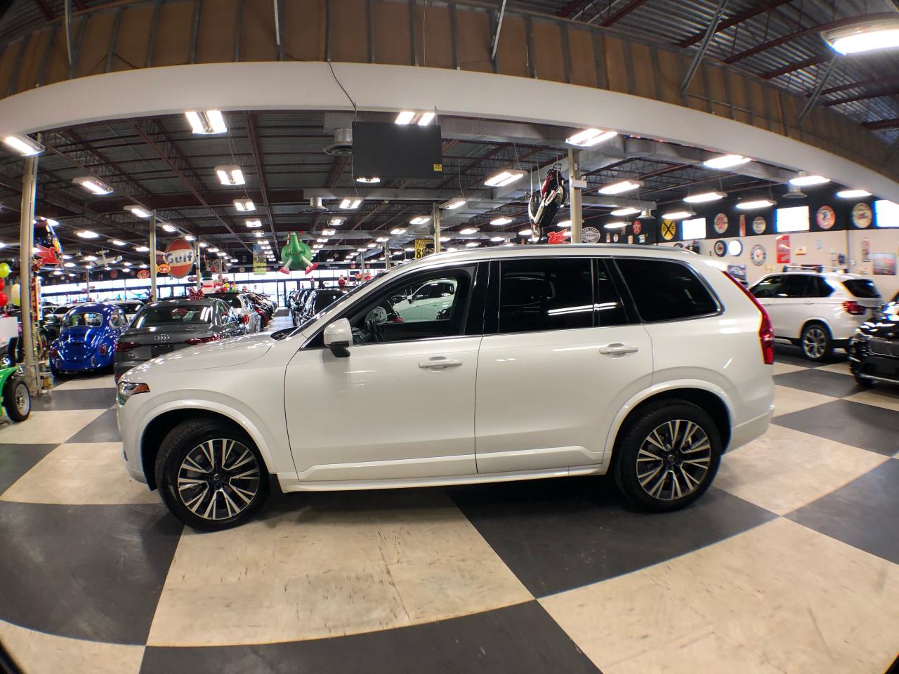 2022 Volvo XC90 MOMENTUM 6 PASS AWD LEATHER PAN/ROOF NAV CAMERA Photo4