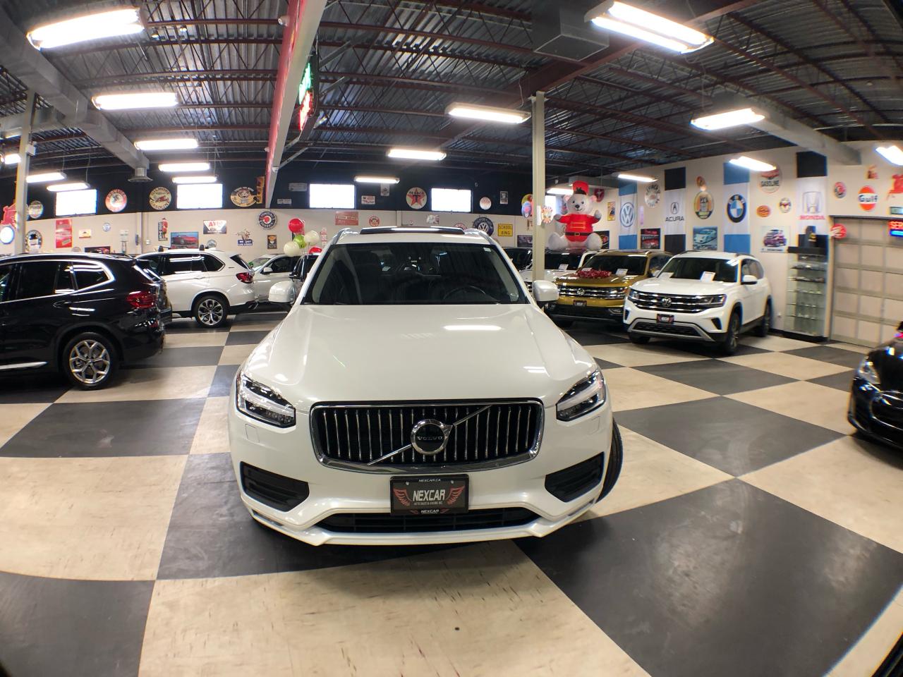 2022 Volvo XC90 MOMENTUM 6 PASS AWD LEATHER PAN/ROOF NAV CAMERA Photo2