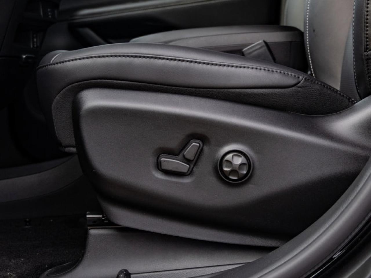 2026 Chrysler Pacifica Select Photo