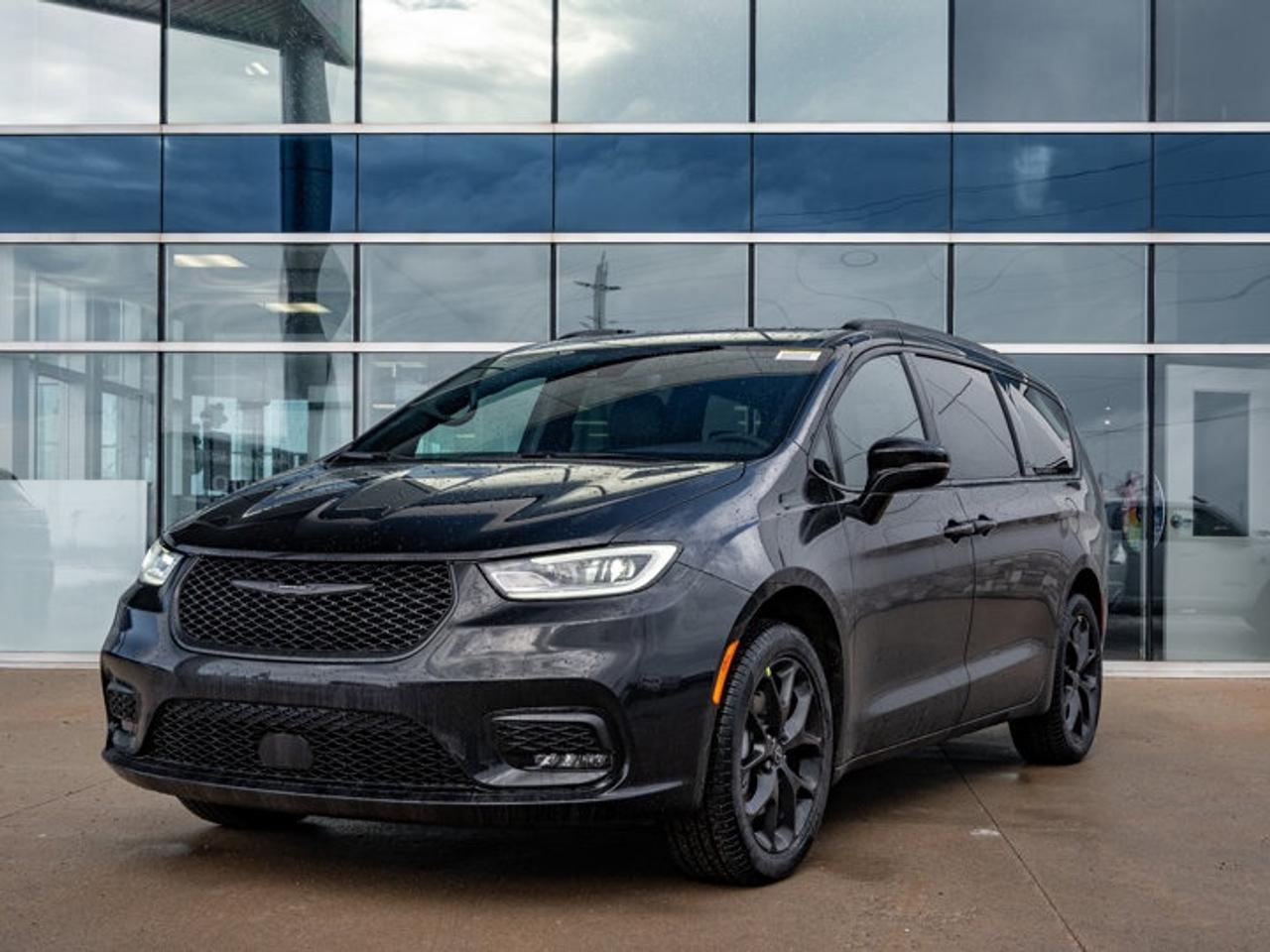2026 Chrysler Pacifica Select Photo