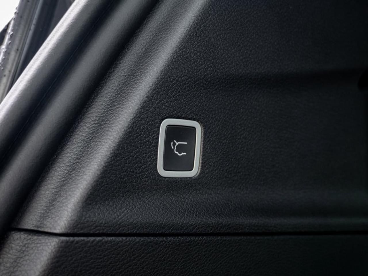 2026 Chrysler Pacifica Select Photo