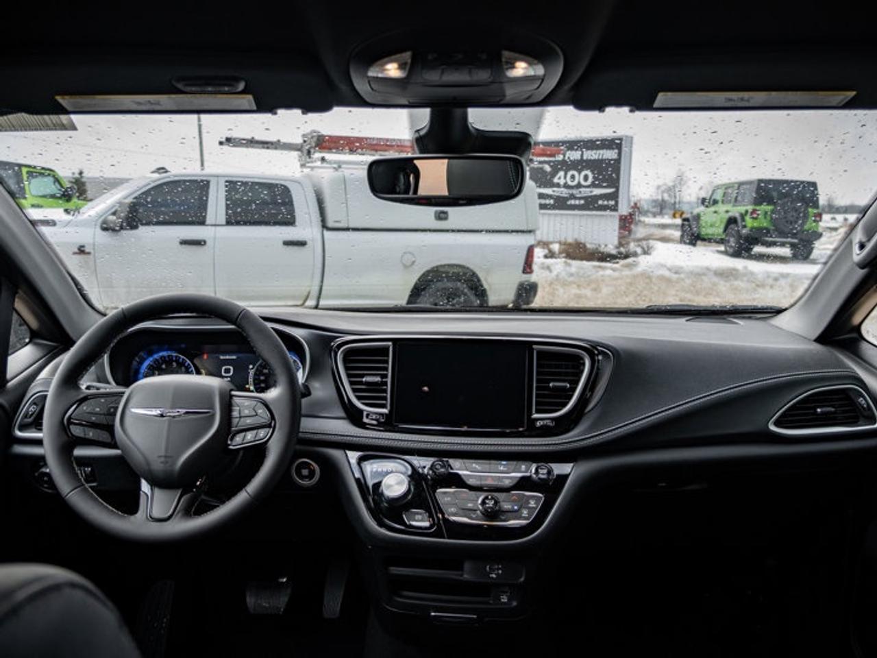 2026 Chrysler Pacifica Select Photo