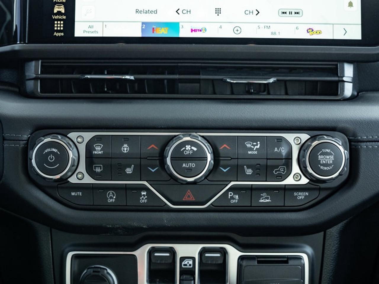 2026 Jeep Wrangler Sahara Photo