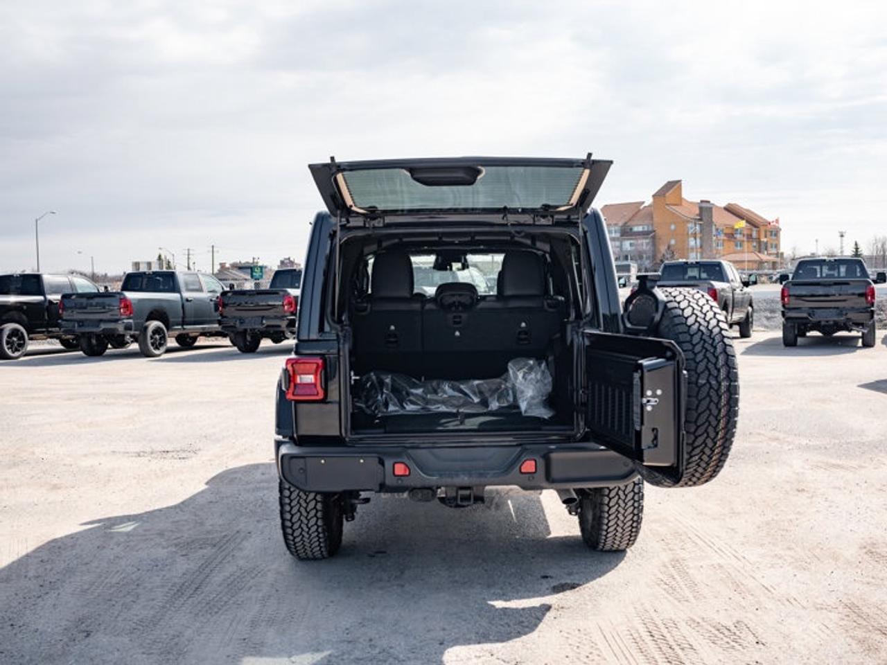 2026 Jeep Wrangler Sahara Photo