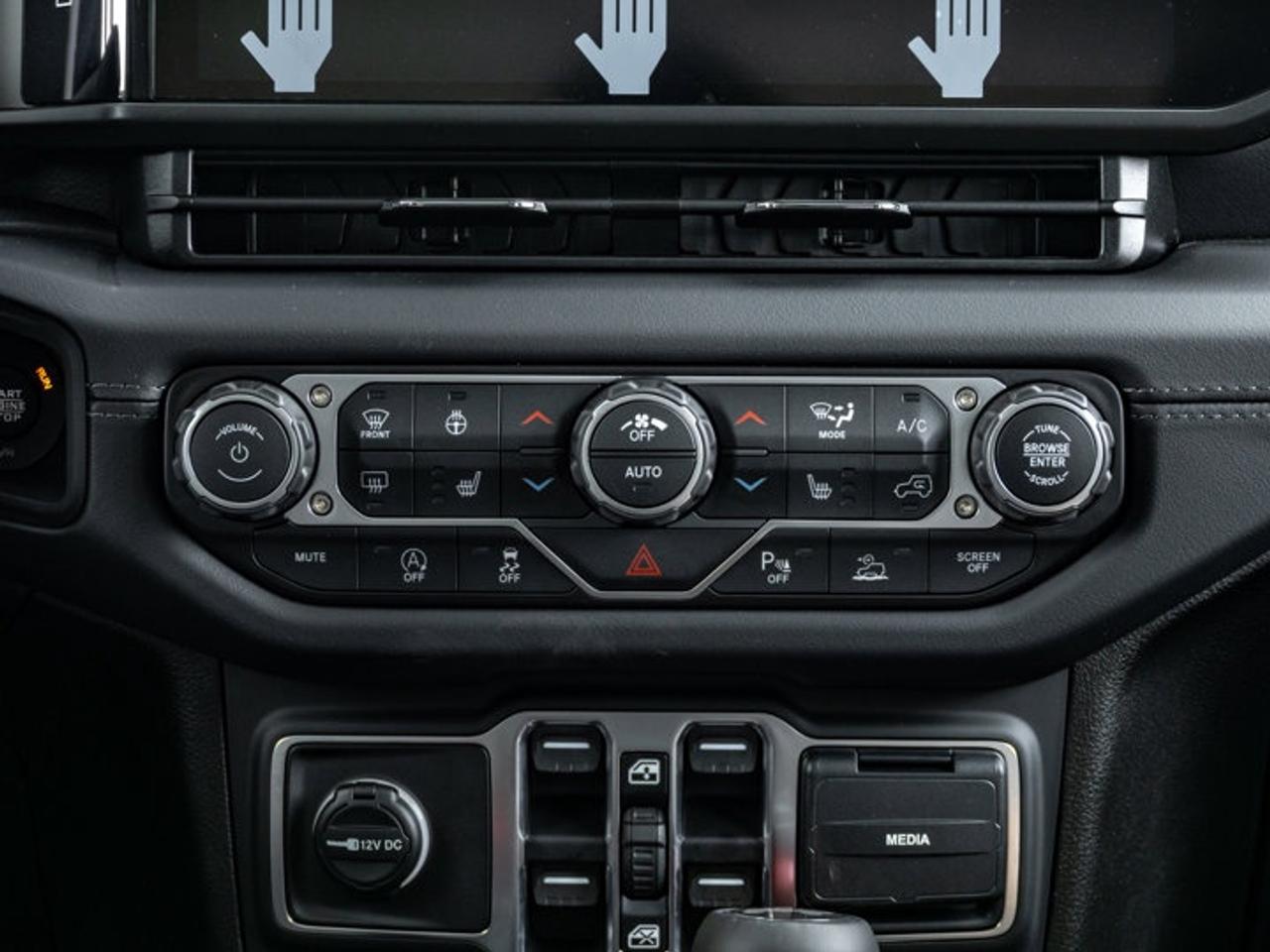 2026 Jeep Wrangler Sahara Photo