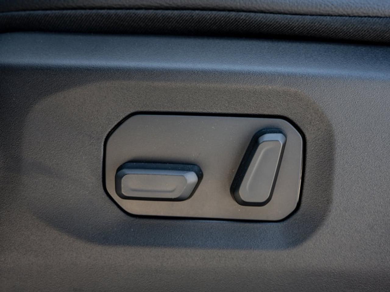 2026 Jeep Wrangler Sahara Photo