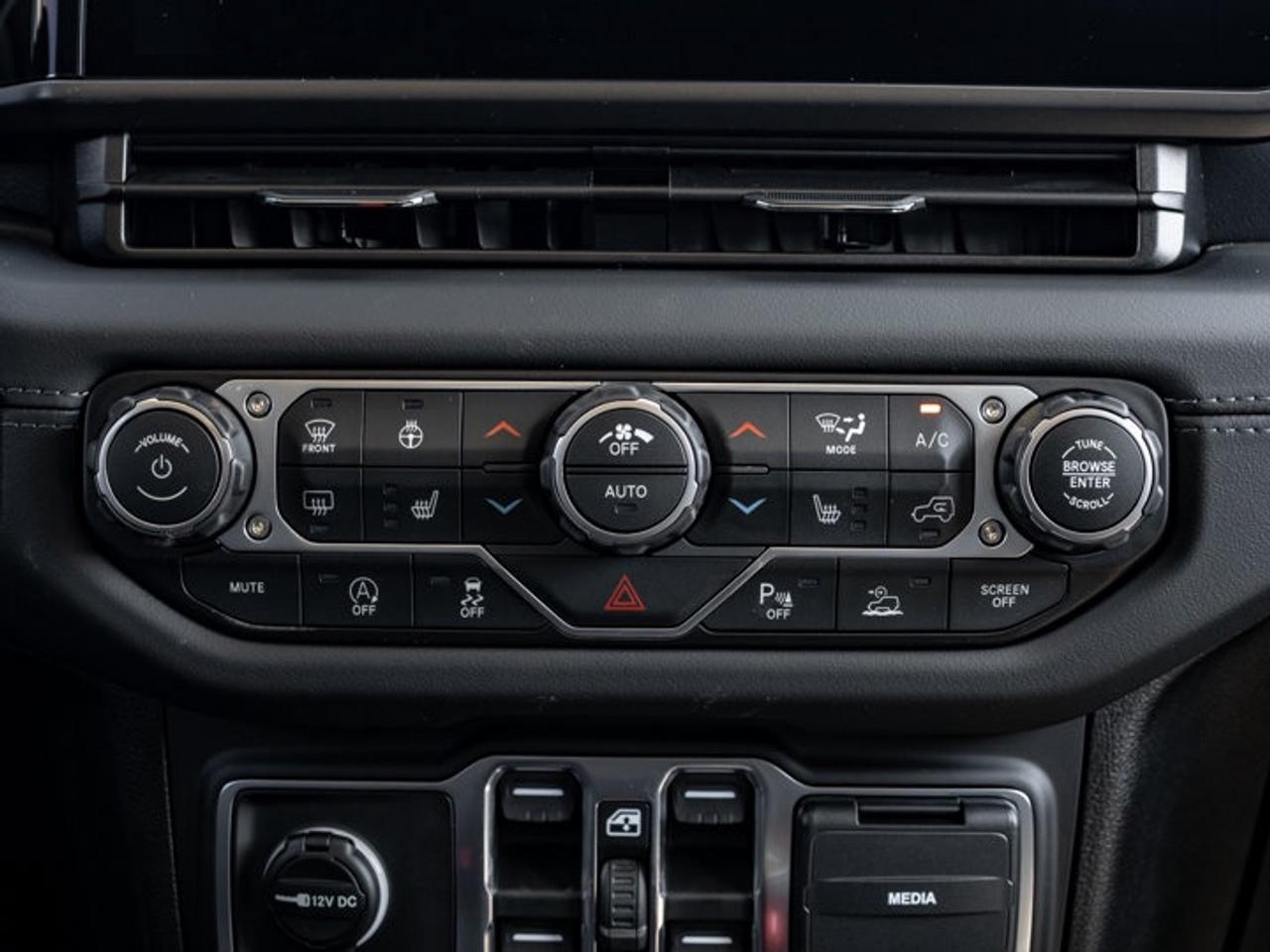 2026 Jeep Wrangler Sahara Photo