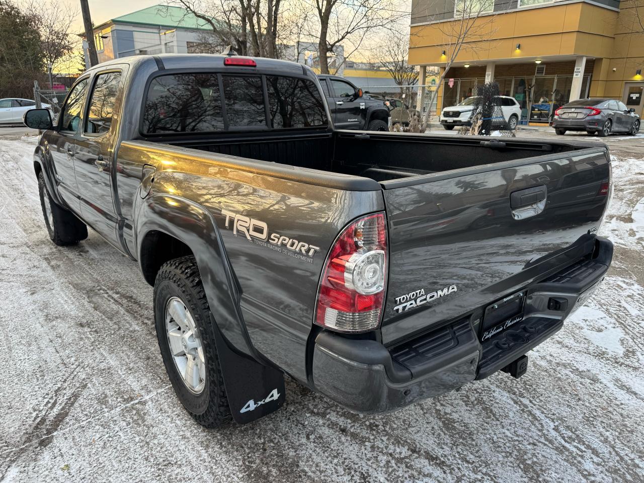 2015 Toyota Tacoma TRD SPORT - 4X4 Photo2