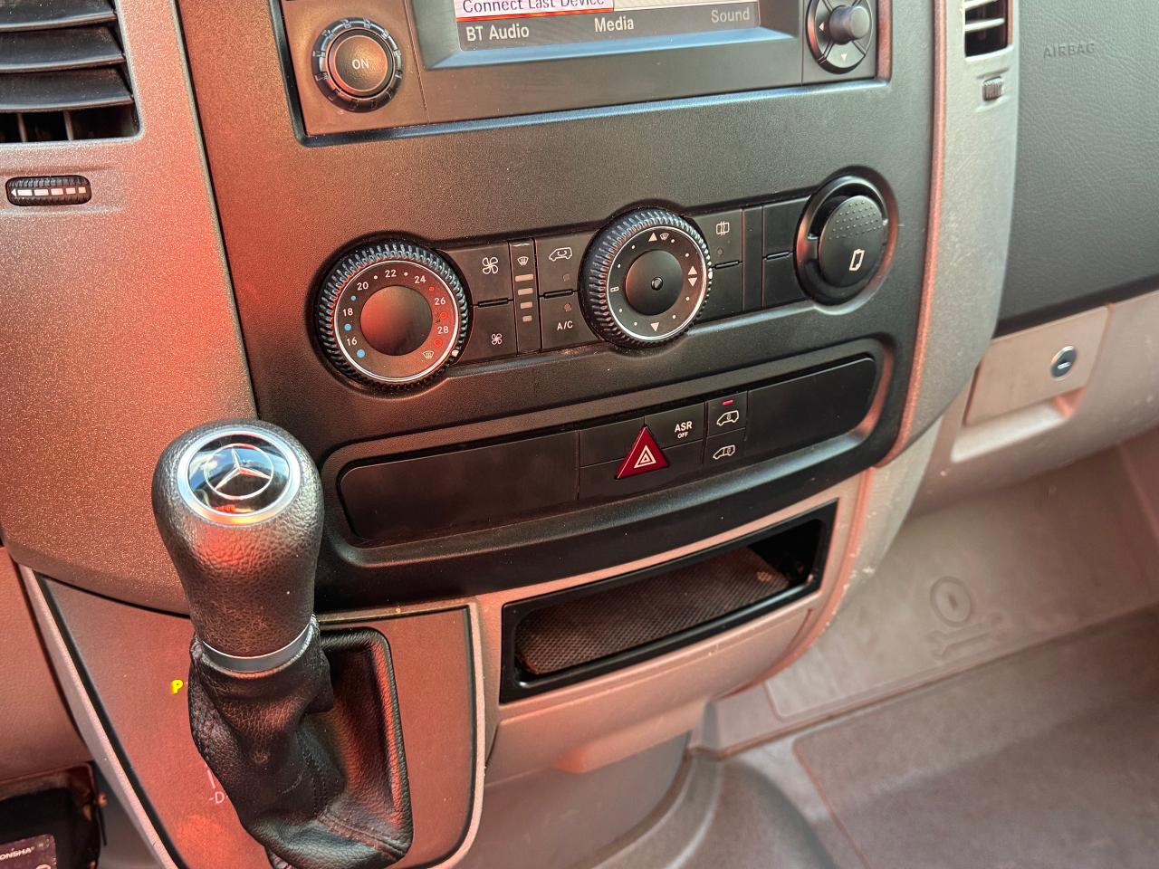 2014 Mercedes-Benz Sprinter 3500 144" **LADDER RACKS / PARTITION WALL** - Photo #22