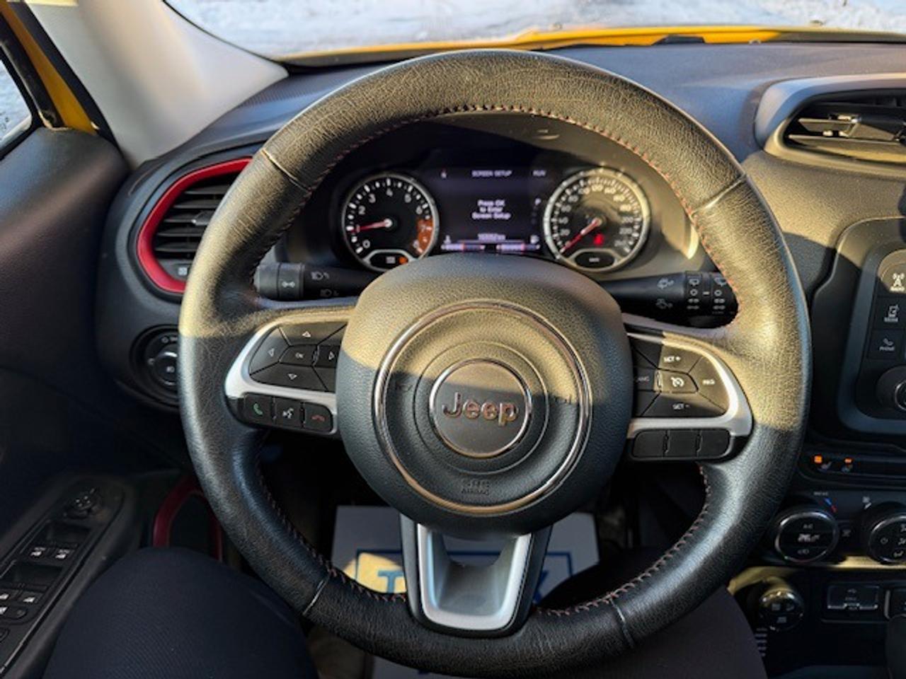 2015 Jeep Renegade 4WD 4dr Trailhawk Photo3