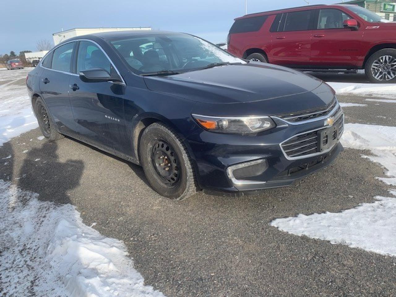 2017 Chevrolet Malibu LT Photo0