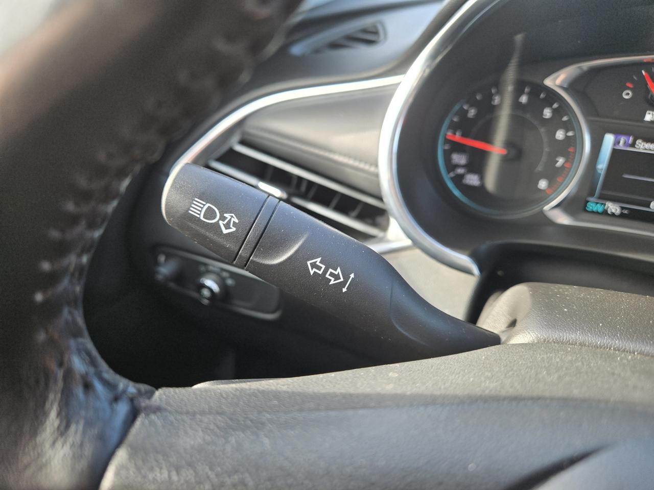 2017 Chevrolet Malibu LT Photo