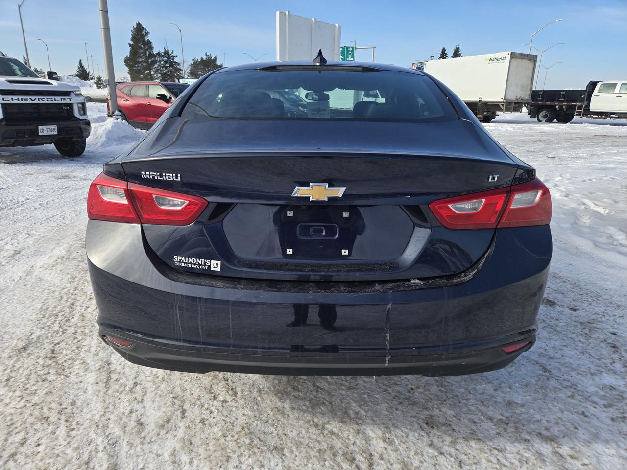2017 Chevrolet Malibu LT Photo3