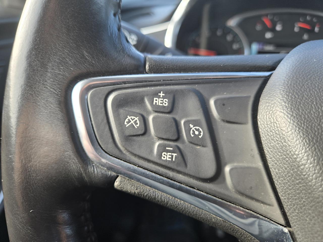 2017 Chevrolet Malibu LT Photo