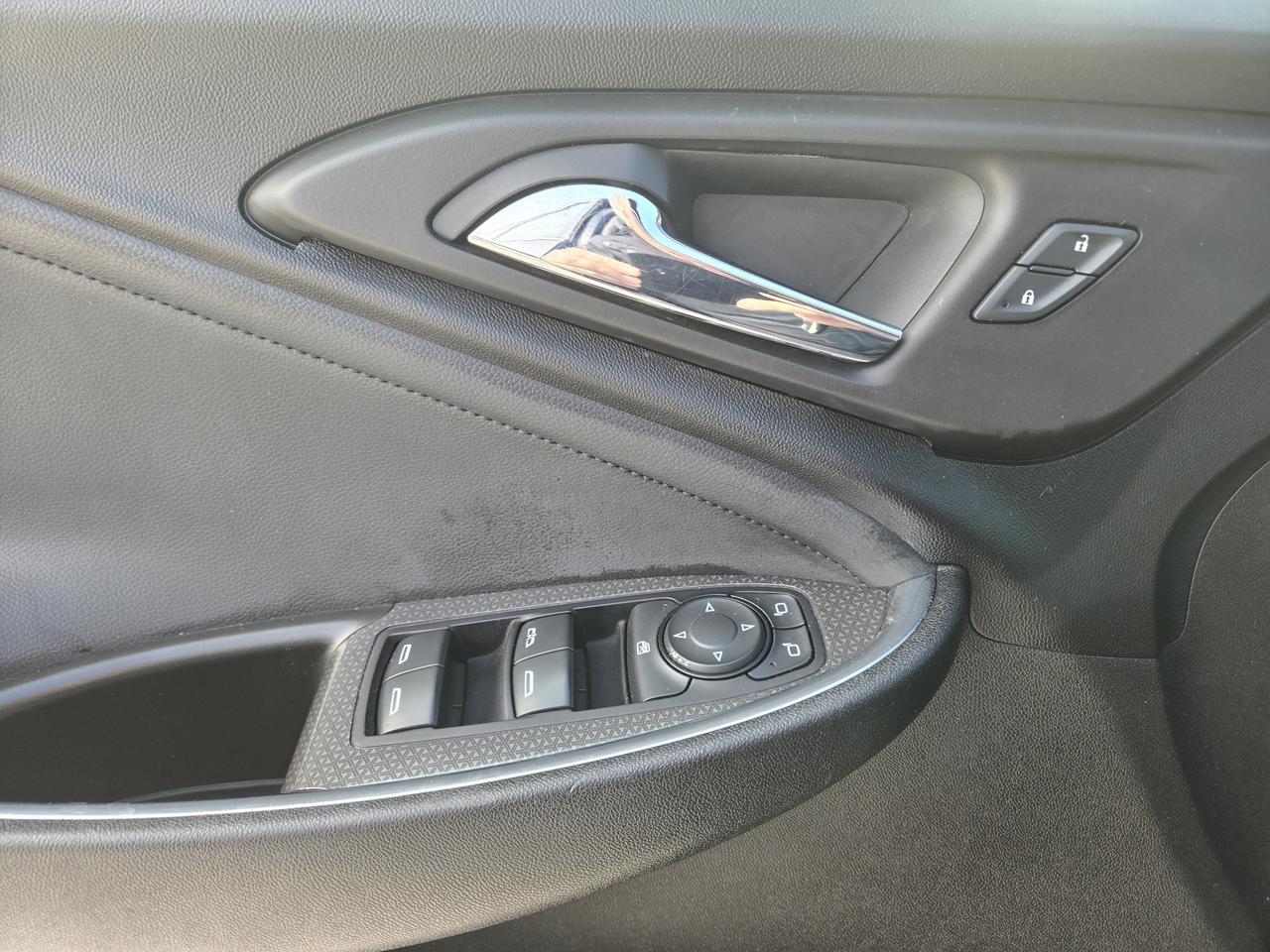 2017 Chevrolet Malibu LT Photo