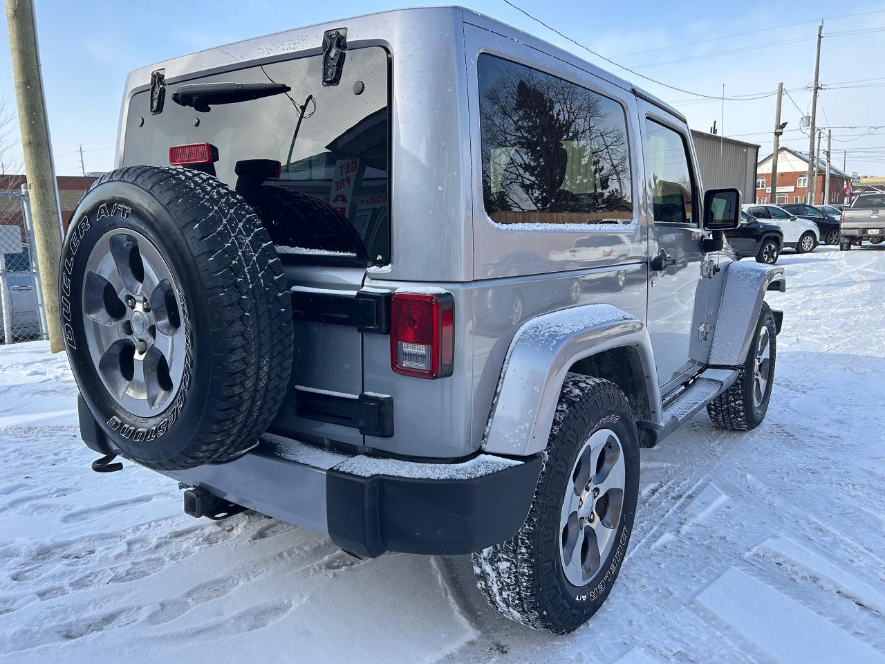 2016 Jeep Wrangler Sahara Photo4