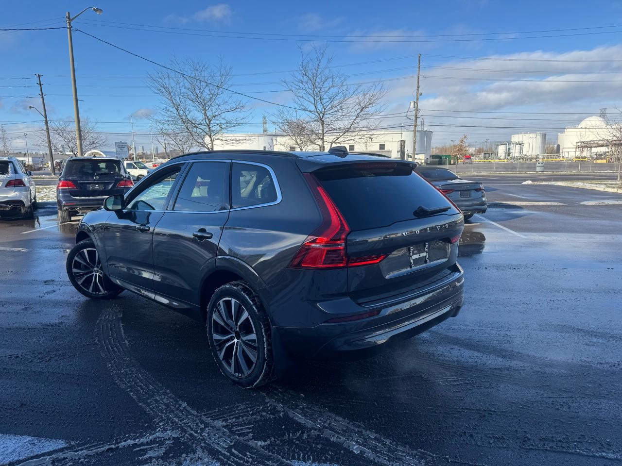 2022 Volvo XC60 MOMENTUM B6 AWD LEATHER PAN/ROOF NAV CAMERA Photo3