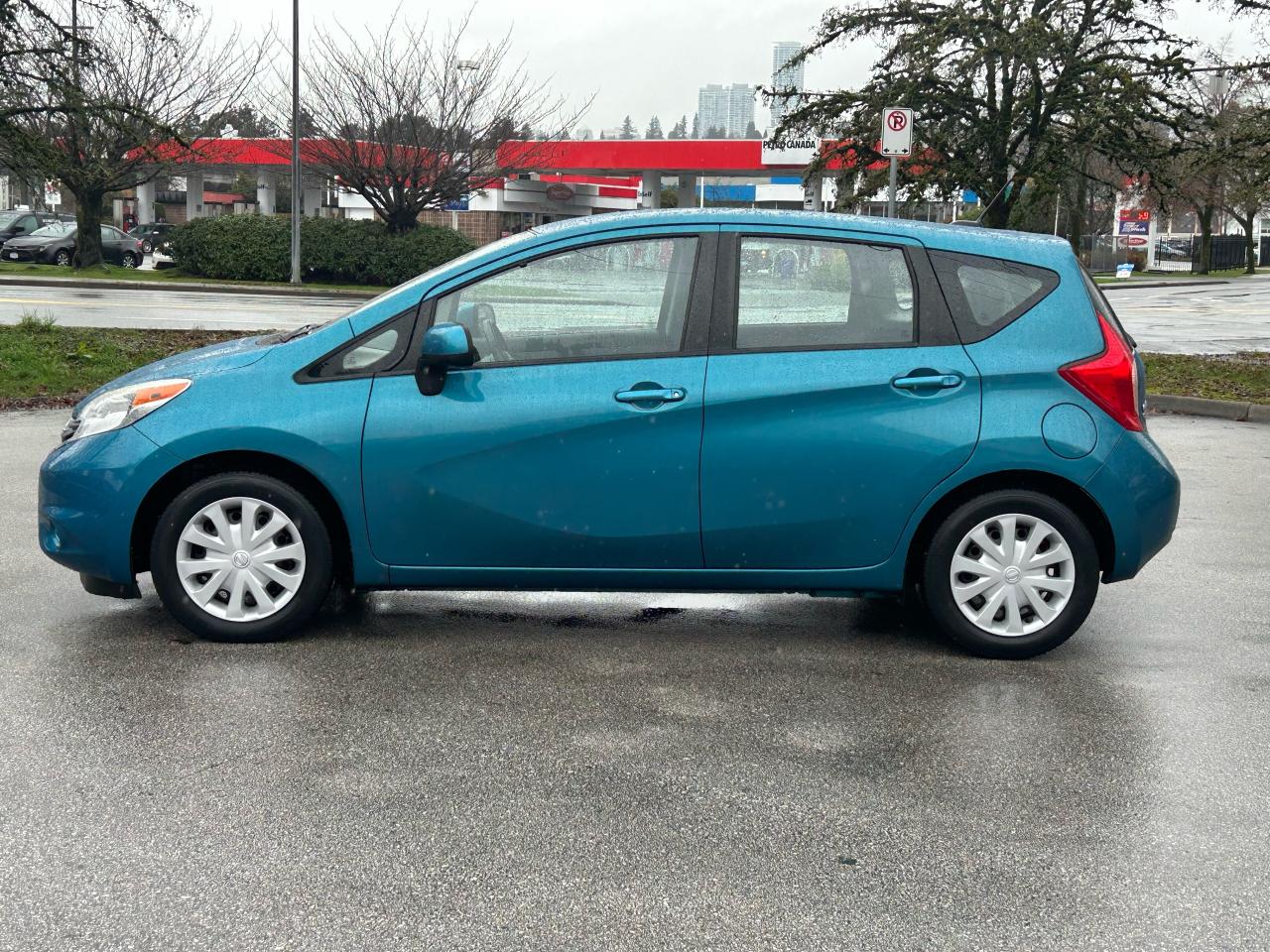 2014 Nissan Versa Note SV - Photo #2