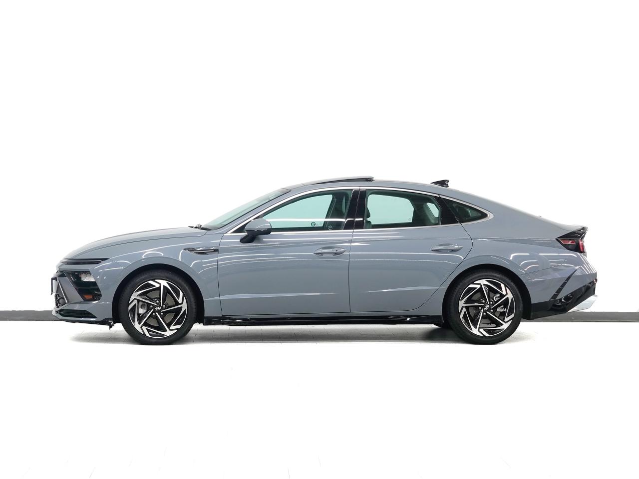 2025 Hyundai Sonata PREFERRED-Trend AWD | Nav | Leather | Pano roof Photo4